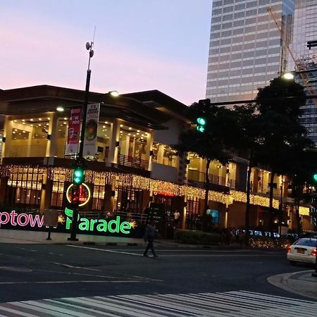 One Uptown Opposite Of Grandhyatt Hotel Manila Taguig City エクステリア 写真