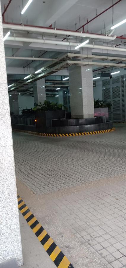One Uptown Opposite Of Grandhyatt Hotel Manila Taguig City エクステリア 写真