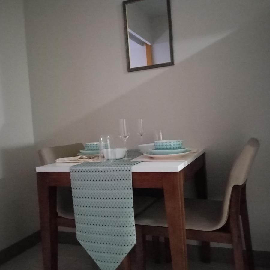 One Uptown Opposite Of Grandhyatt Hotel Manila Taguig City エクステリア 写真