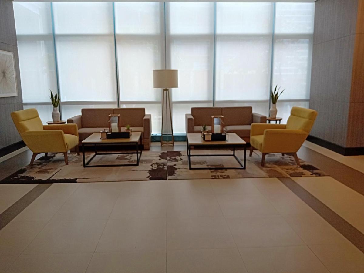 One Uptown Opposite Of Grandhyatt Hotel Manila Taguig City エクステリア 写真