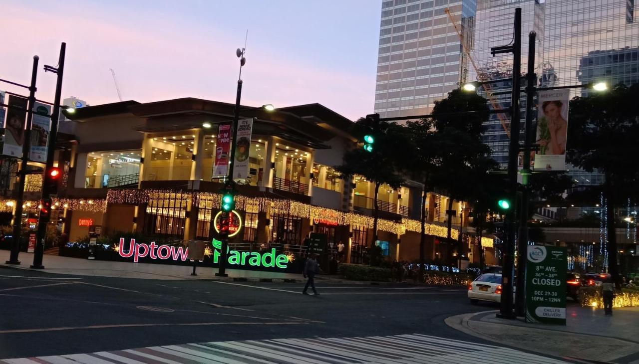 One Uptown Opposite Of Grandhyatt Hotel Manila Taguig City エクステリア 写真