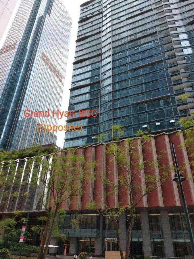One Uptown Opposite Of Grandhyatt Hotel Manila Taguig City エクステリア 写真